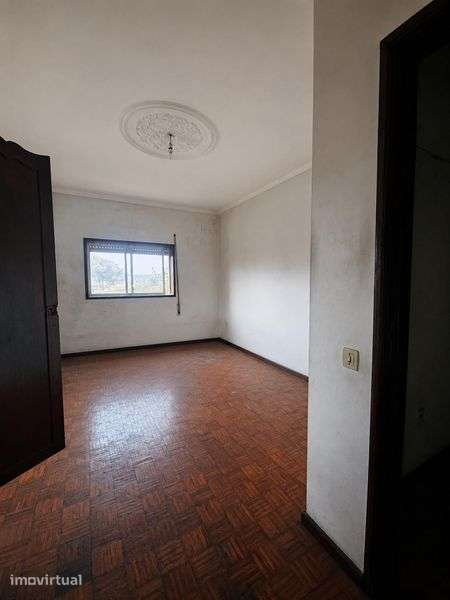 Apartamento T4 com garagem fechada - Grande imagem: 5/8