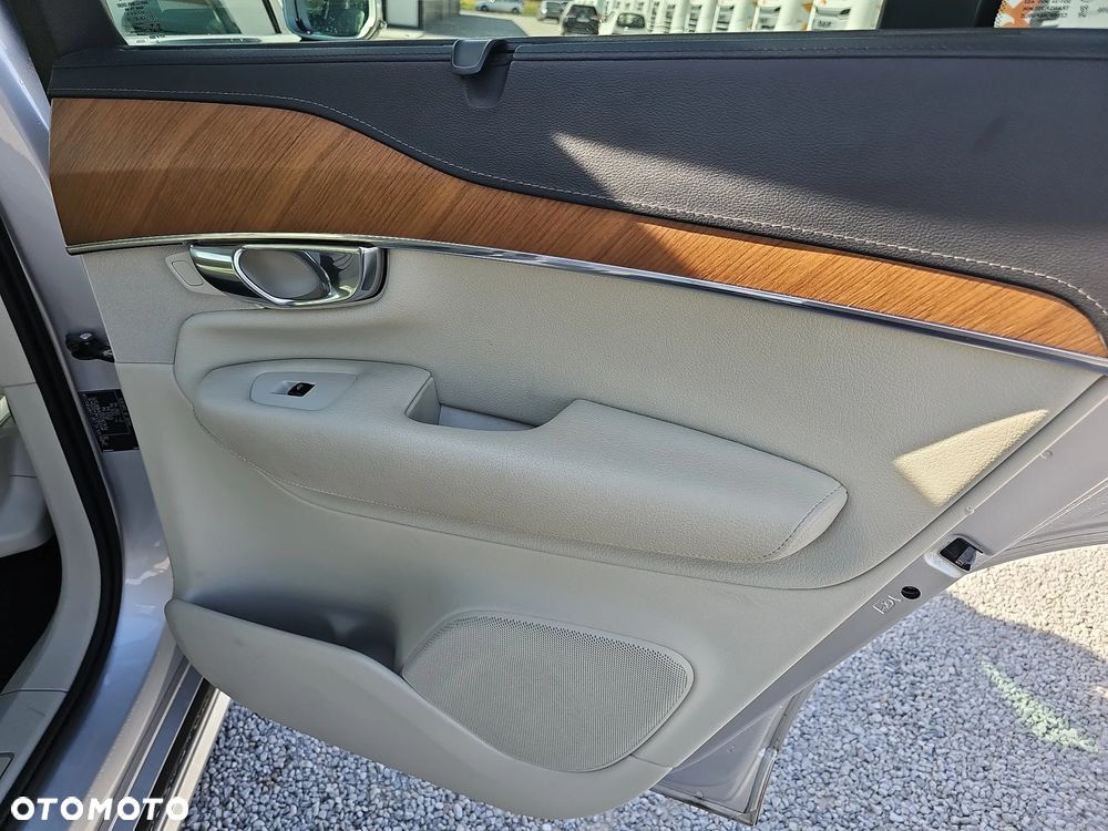 Volvo XC 90 B5 D AWD Inscription - 24