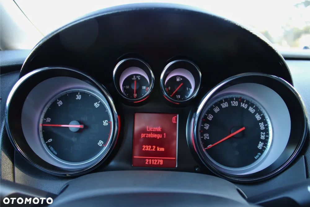 Opel Astra 1.7 CDTI DPF Cosmo - 24