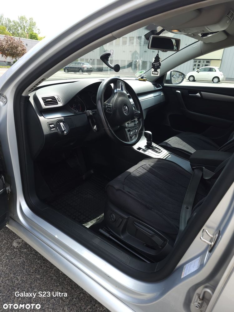 Volkswagen Passat 2.0 TDI Comfortline DSG - 17