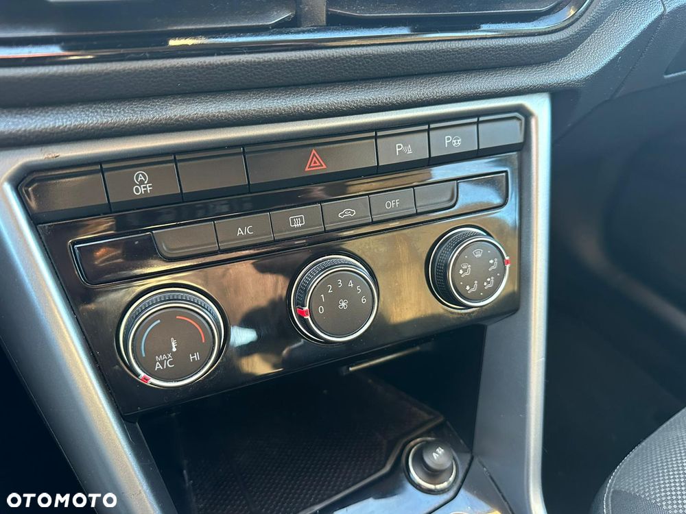 Volkswagen T-Roc - 12