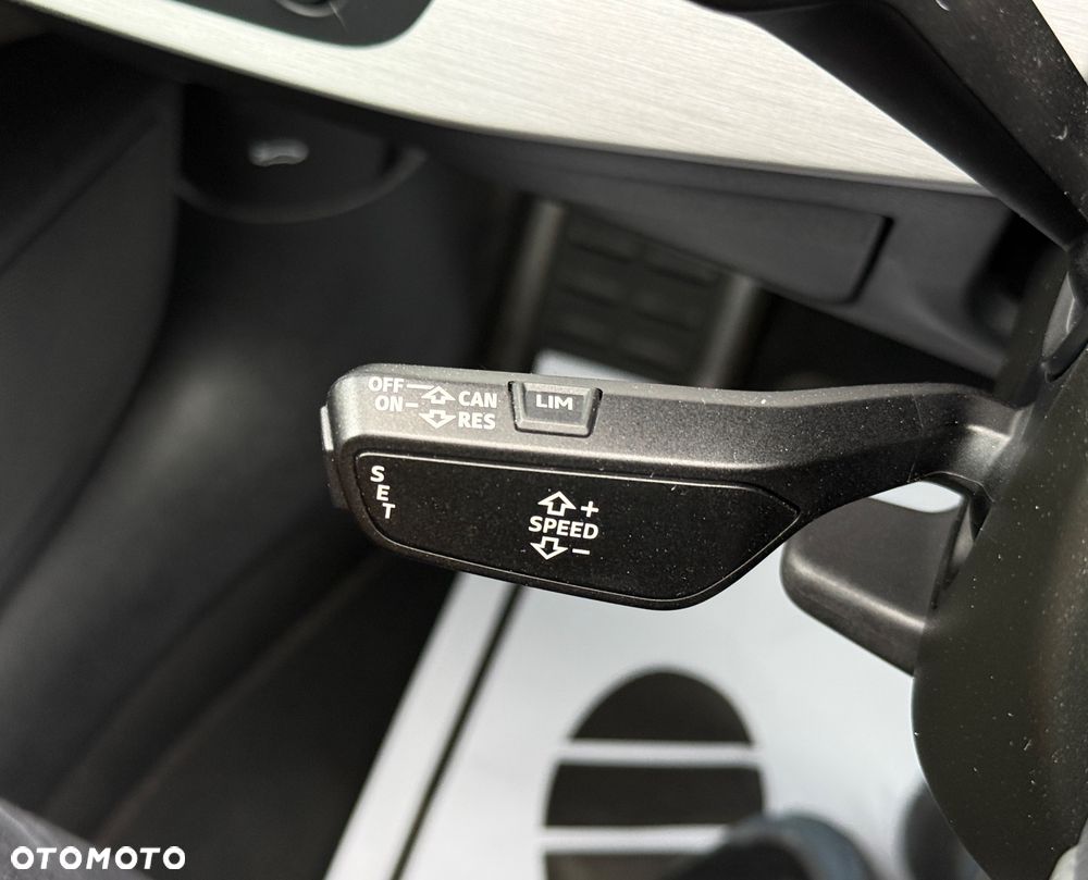 Audi A4 Avant 35 TDI S tronic S line - 37
