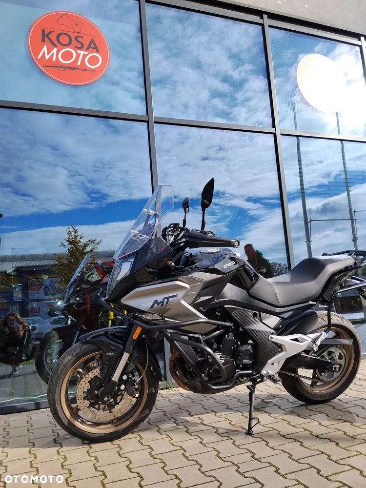 CFMoto 700MT - 2