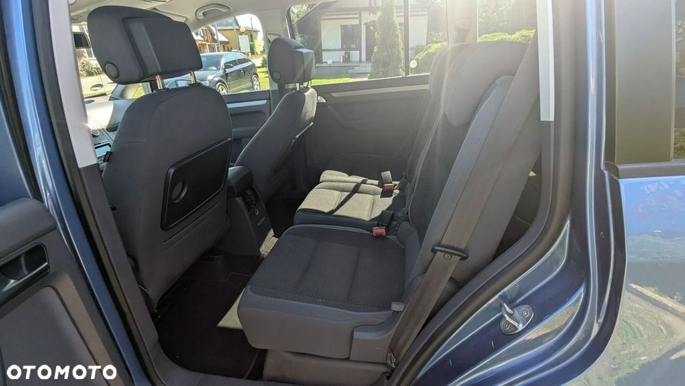 Volkswagen Touran - 4