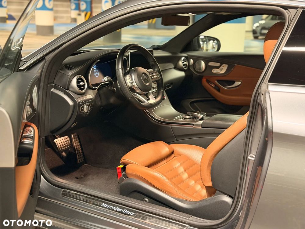 Mercedes-Benz Klasa C 300 4MATIC 9G-TRONIC - 11