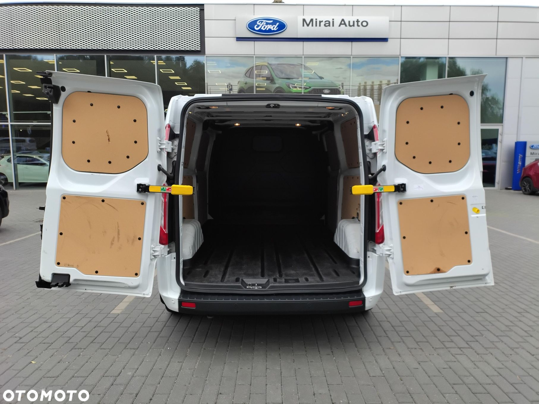 Ford Transit Custom - 11