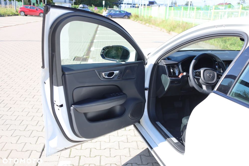 Volvo S60 B5 B AWD Plus Dark - 15