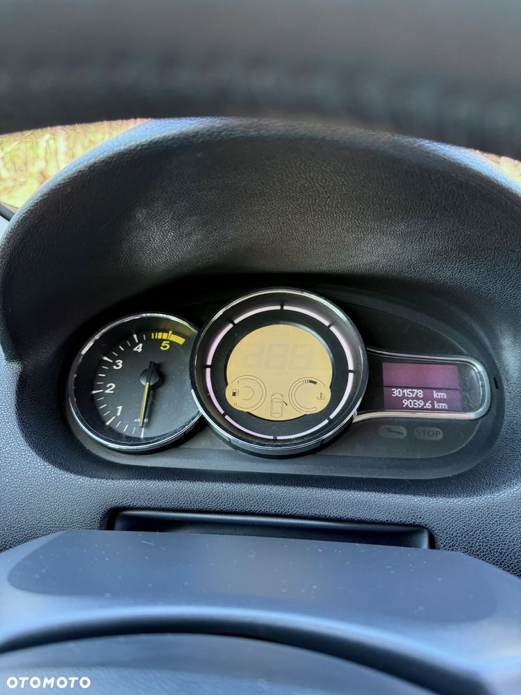 Renault Megane 2.0 dCi 16V Privilege - 16