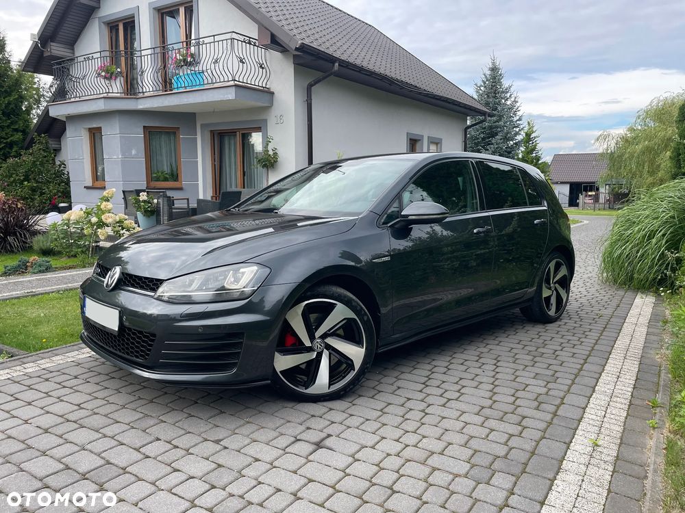Volkswagen Golf - 26