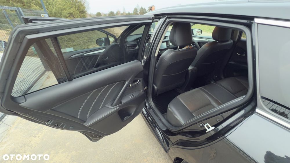 Toyota Avensis 2.0 D-4D Prestige - 8