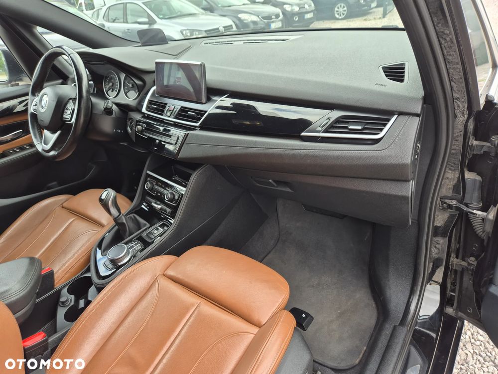 BMW Seria 2 216d Sport Line - 31