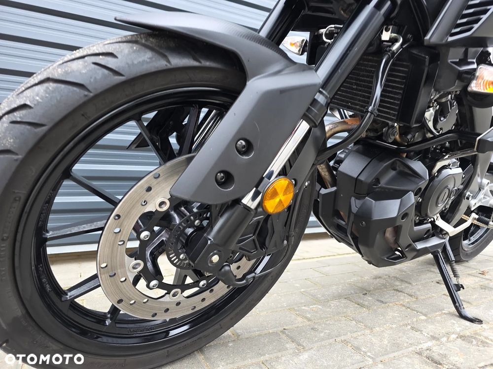 Yamaha MT - 13
