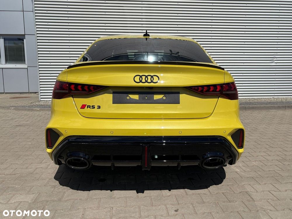 Audi RS3 Limousine - 5
