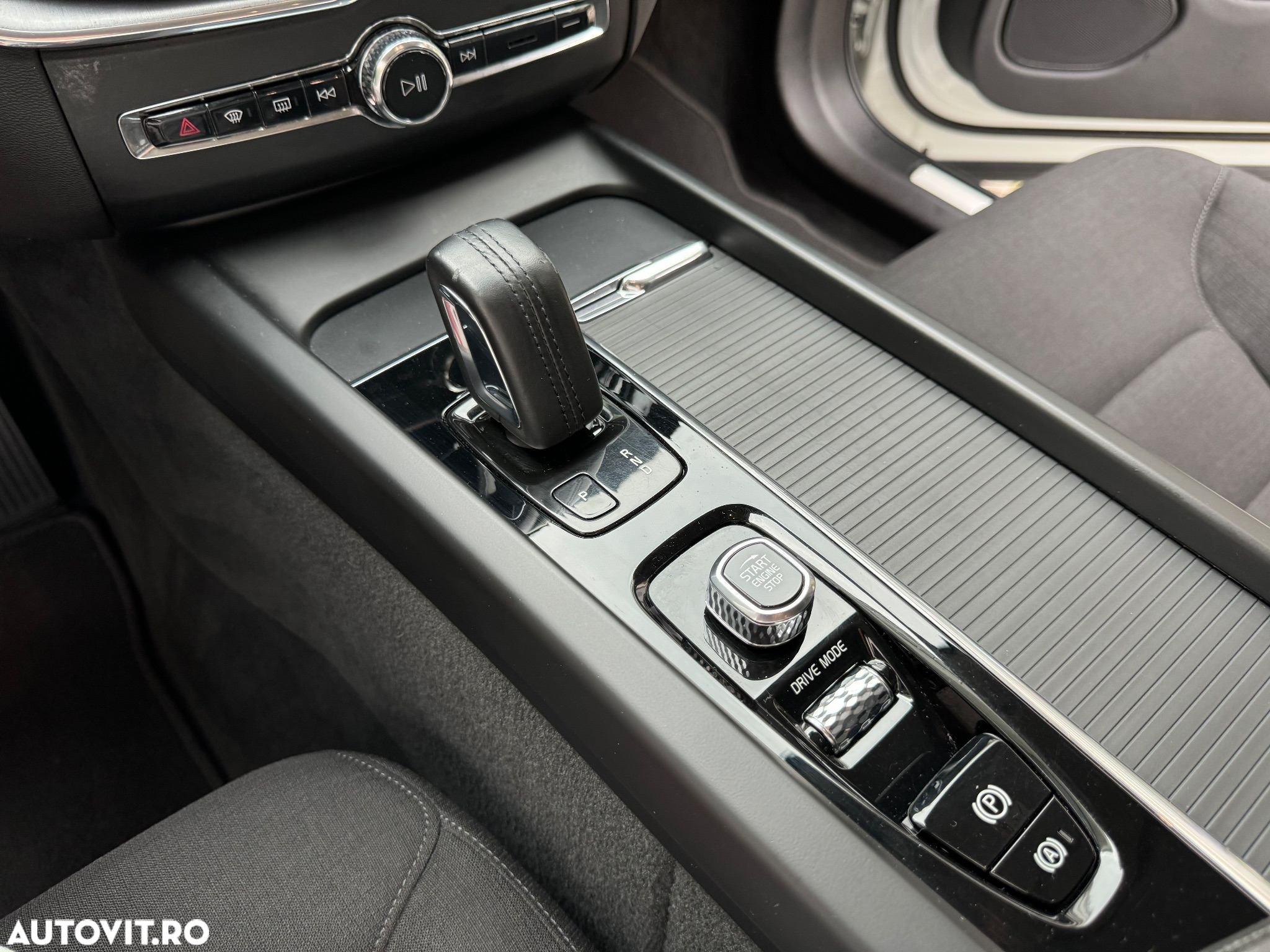 Volvo XC 60 B4 D AWD Geartronic Momentum - 20