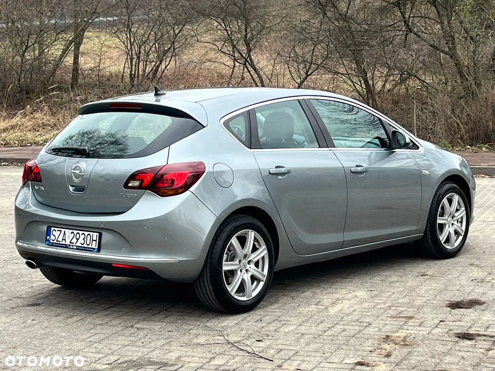 Opel Astra 1.4 Turbo Exklusiv - 9