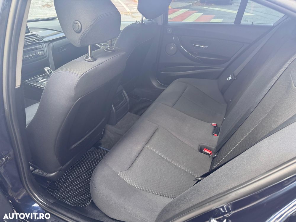 BMW Seria 3 320i GT Sport-Aut. - 13