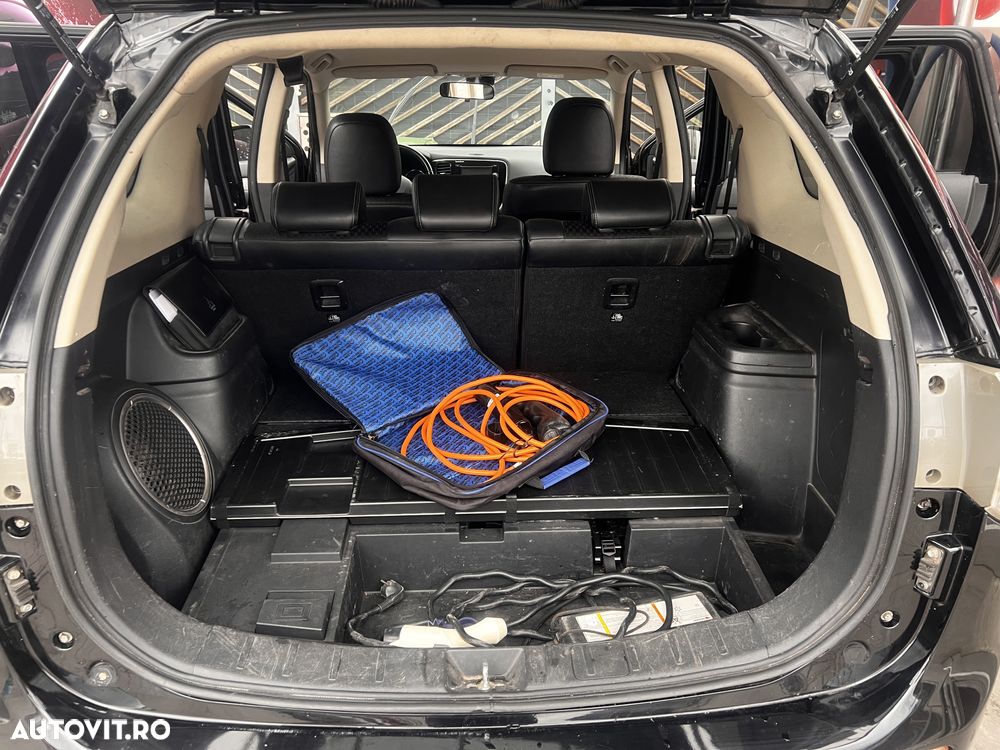 Mitsubishi Outlander 2.0 4WD - 10