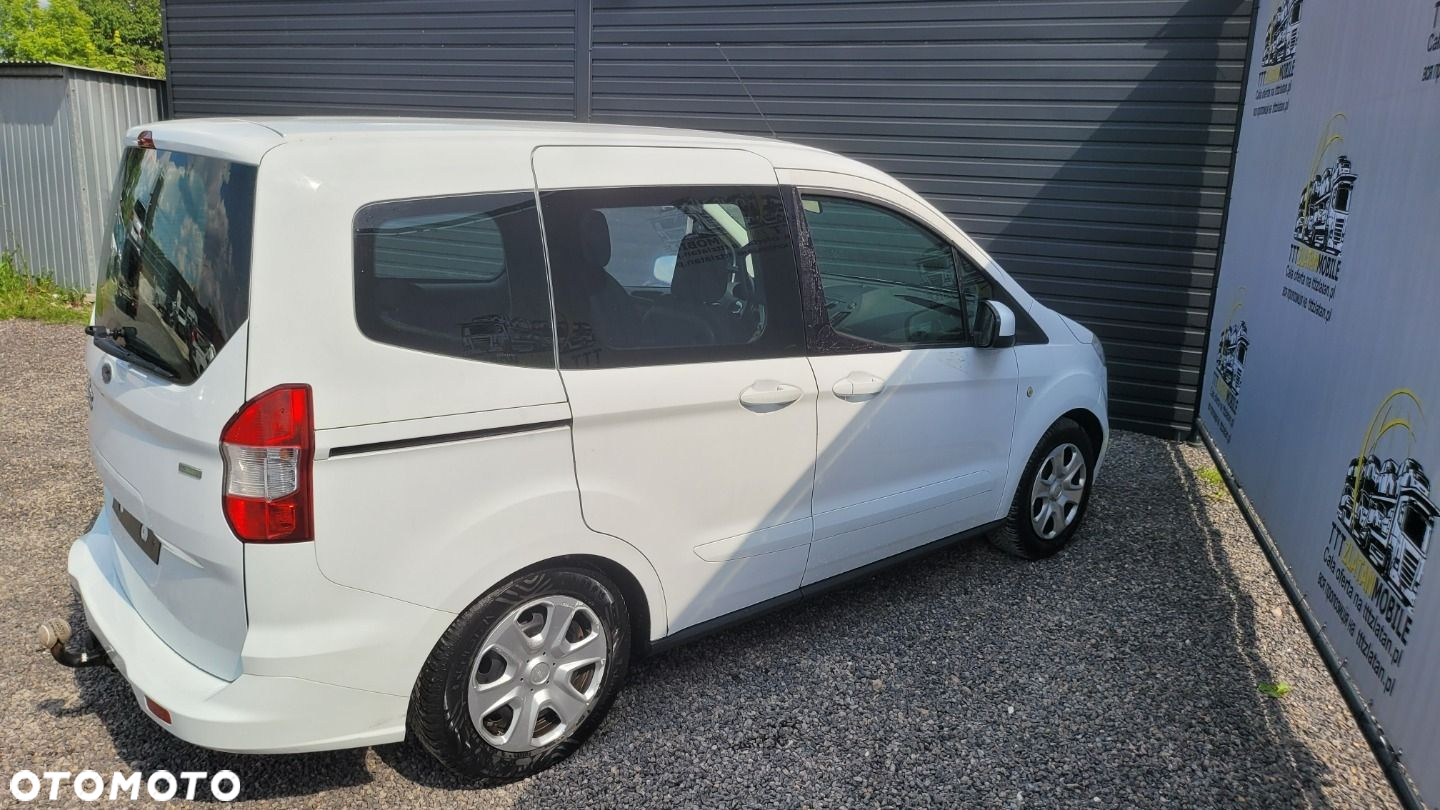 Ford Transit Courier - 16