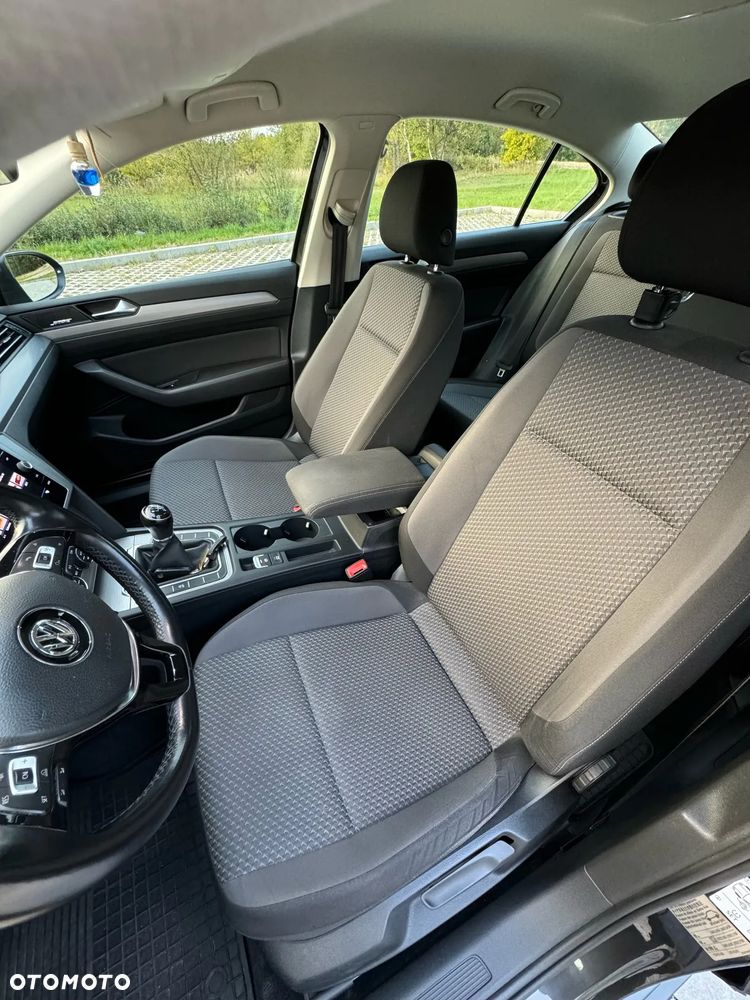 Volkswagen Passat 1.6 TDI BMT City - 15