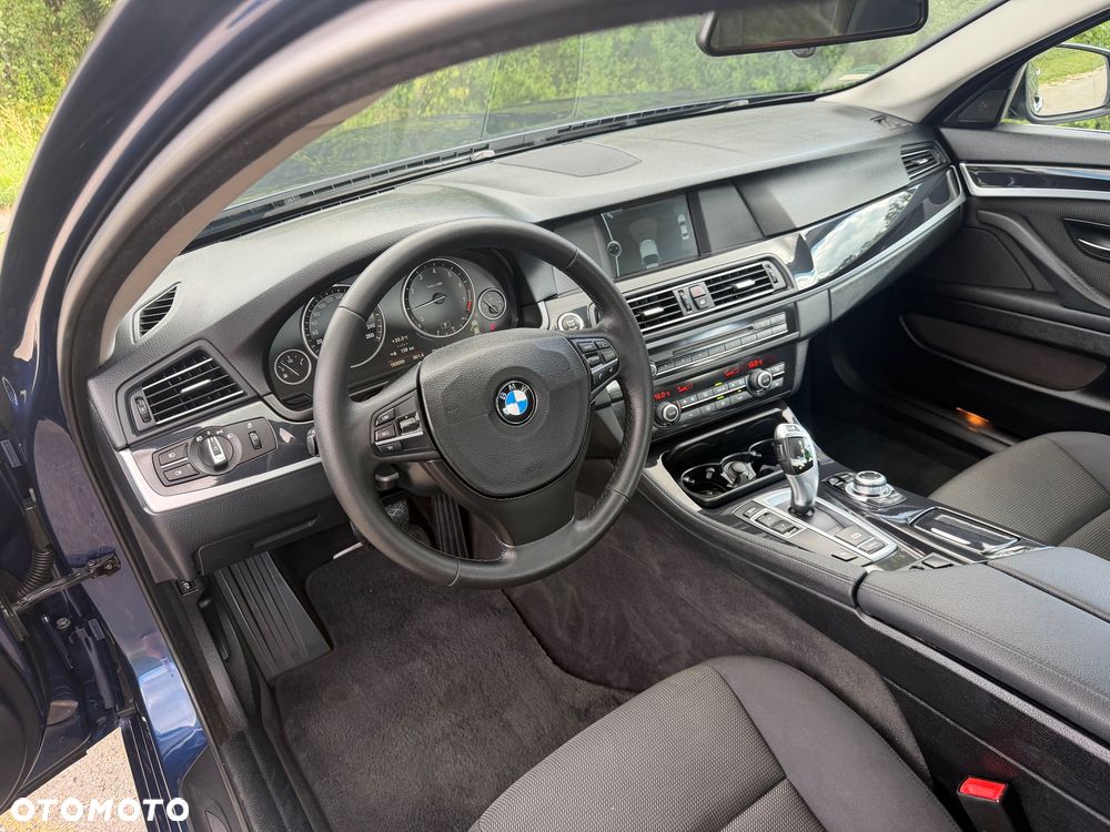 BMW Seria 5 520i - 12