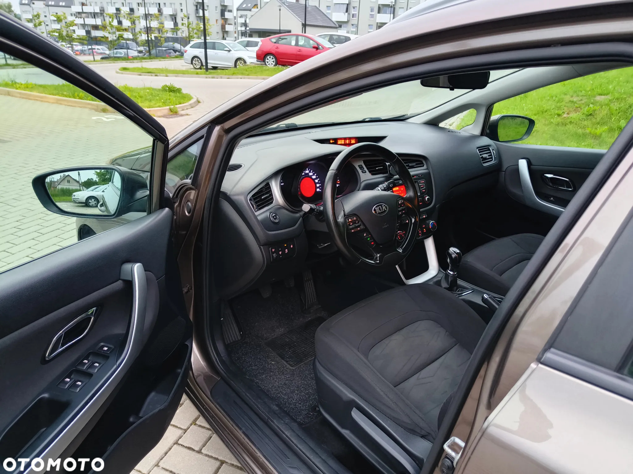 Kia Ceed - 9
