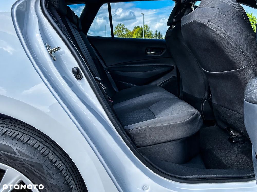 Toyota Corolla 1.8 Hybrid Comfort - 24