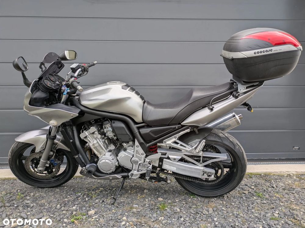 Yamaha FZS - 11