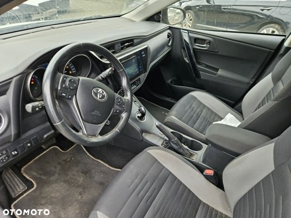 Toyota Auris - 11