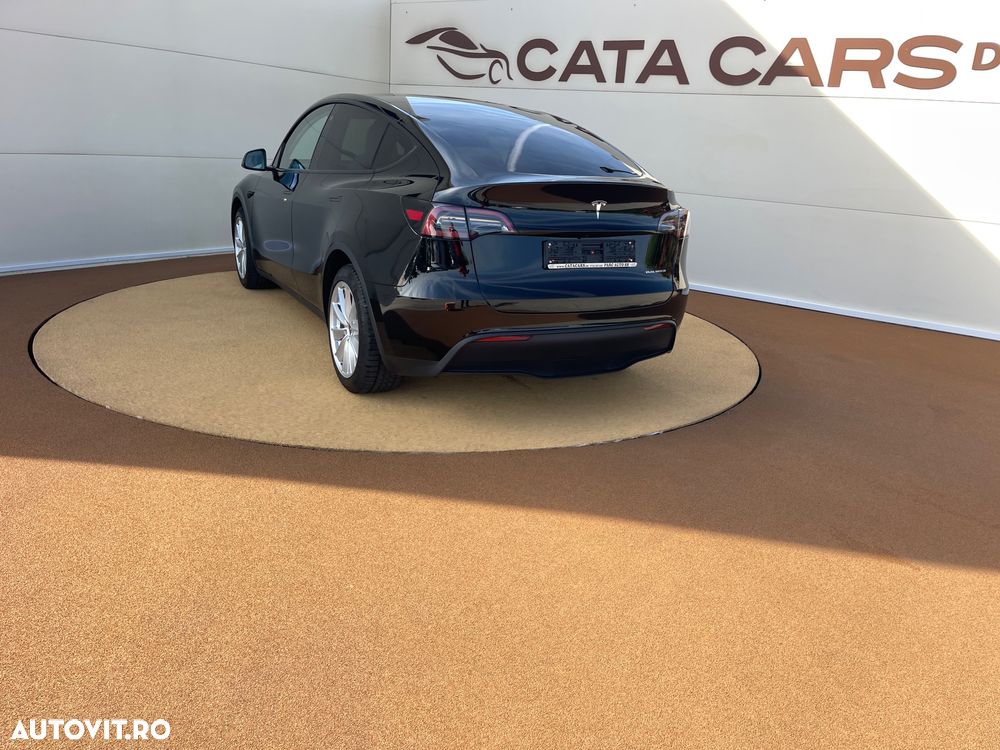 Tesla Model Y Long Range Dual Motor AWD - 10
