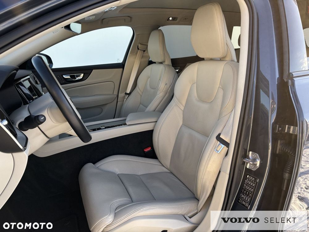 Volvo V60 Cross Country - 8