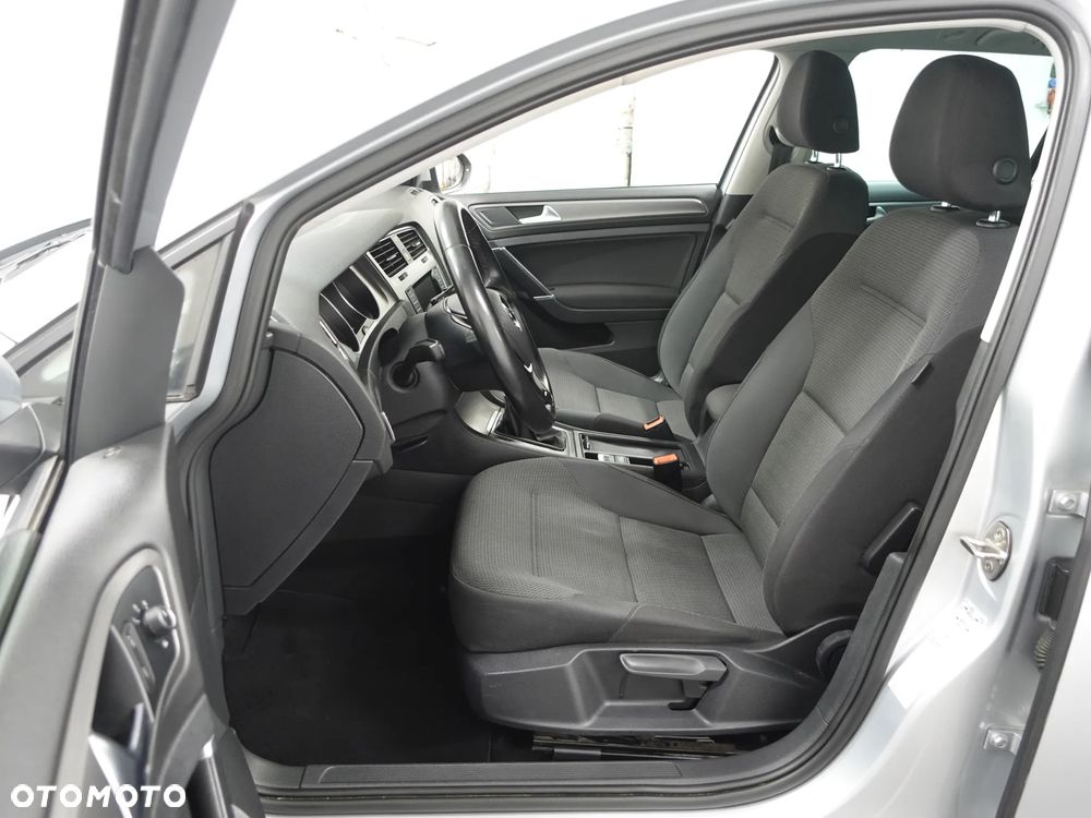 Volkswagen Golf - 19