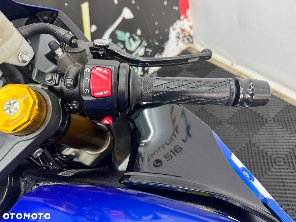 Suzuki GSX-R - 25
