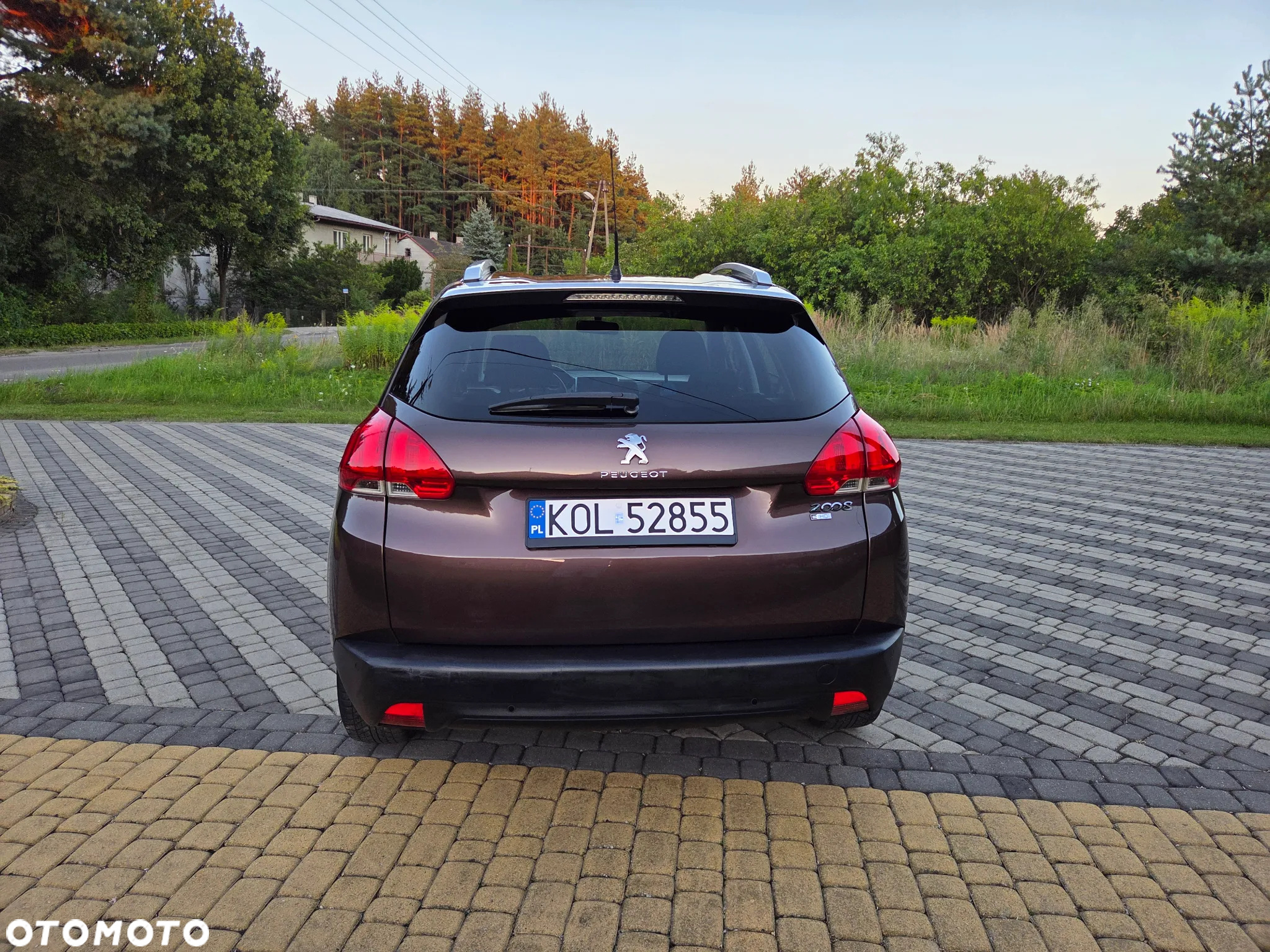 Peugeot 2008 e-HDi FAP 92 STOP & START Allure - 9