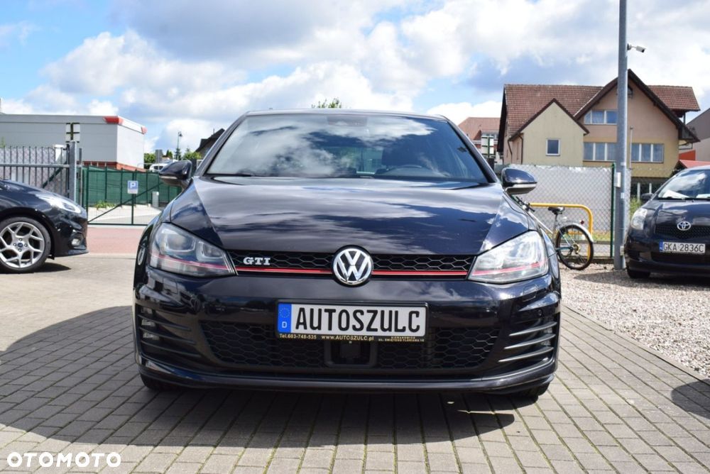 Volkswagen Golf - 5