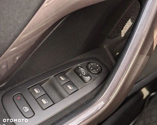 Peugeot 2008 1.2 Pure Tech Style S&S - 13