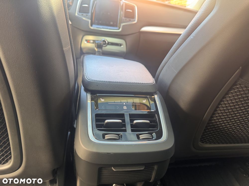 Volvo XC 90 - 35