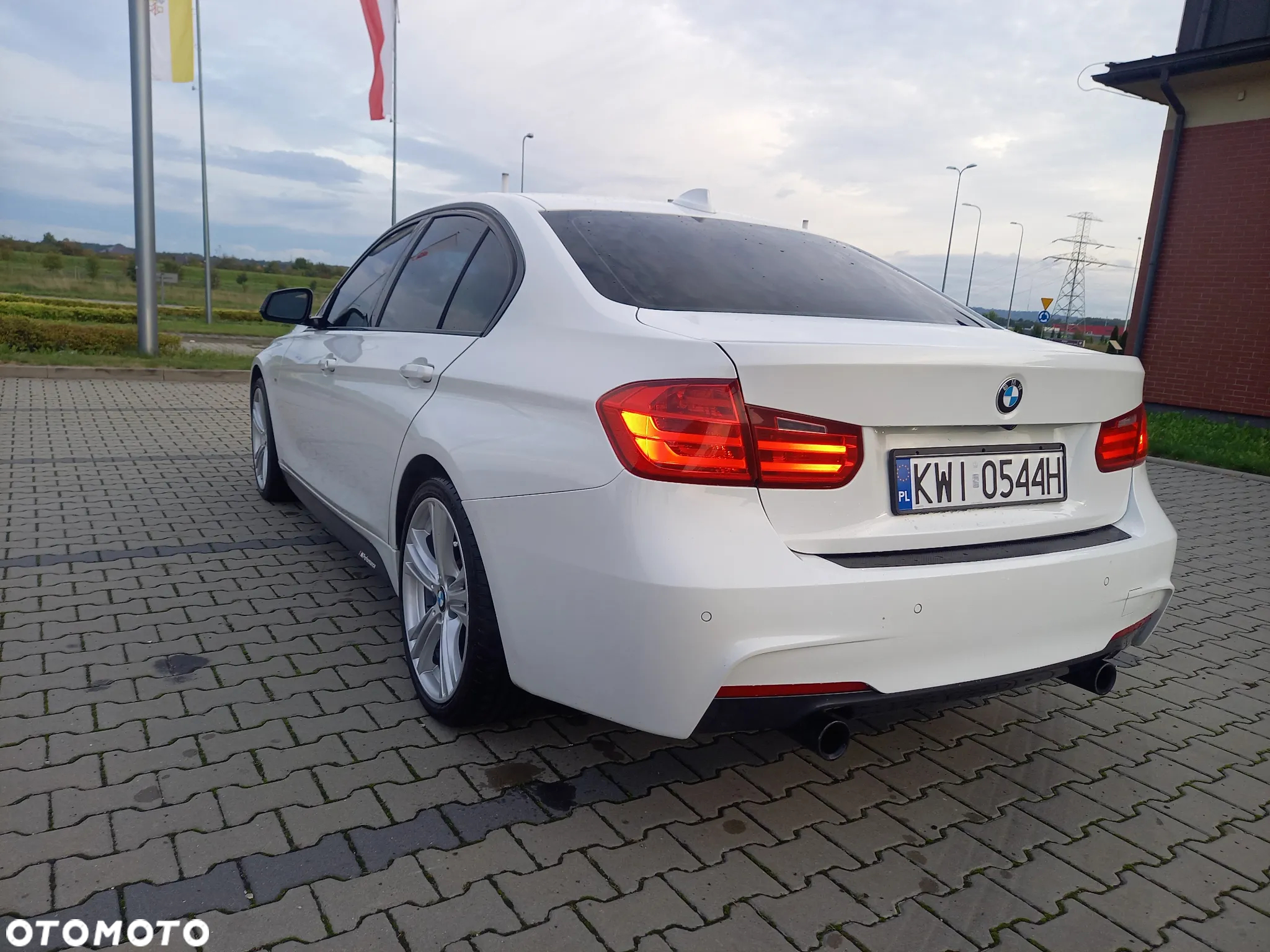 BMW Seria 3 335i xDrive Sport-Aut Luxury Line - 11