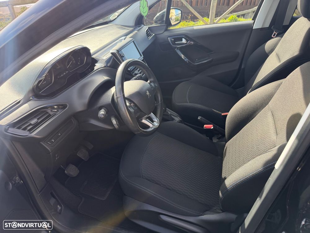 Peugeot 208 1.2 PureTech Signature - 13