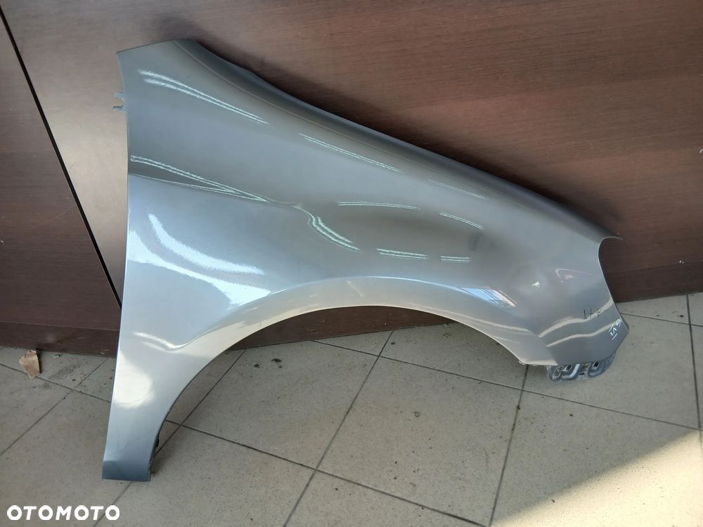 Volkswagen Golf VI Hb Błotnik Przód Przedni Prawy Kolor LA7T - 1