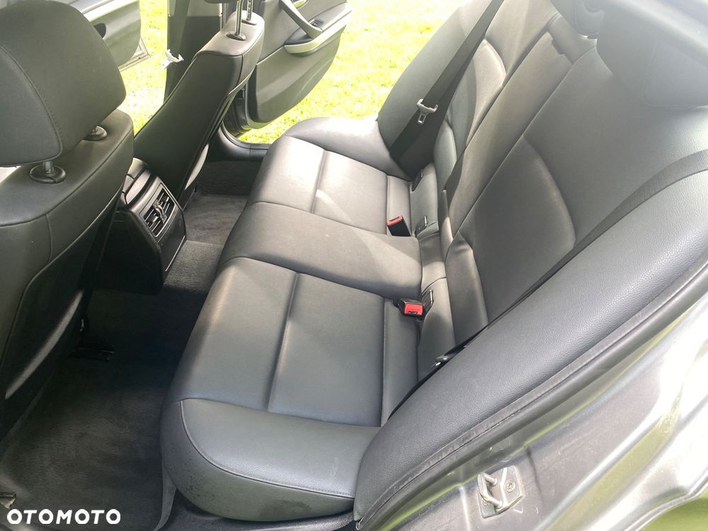 BMW Seria 3 320d - 12