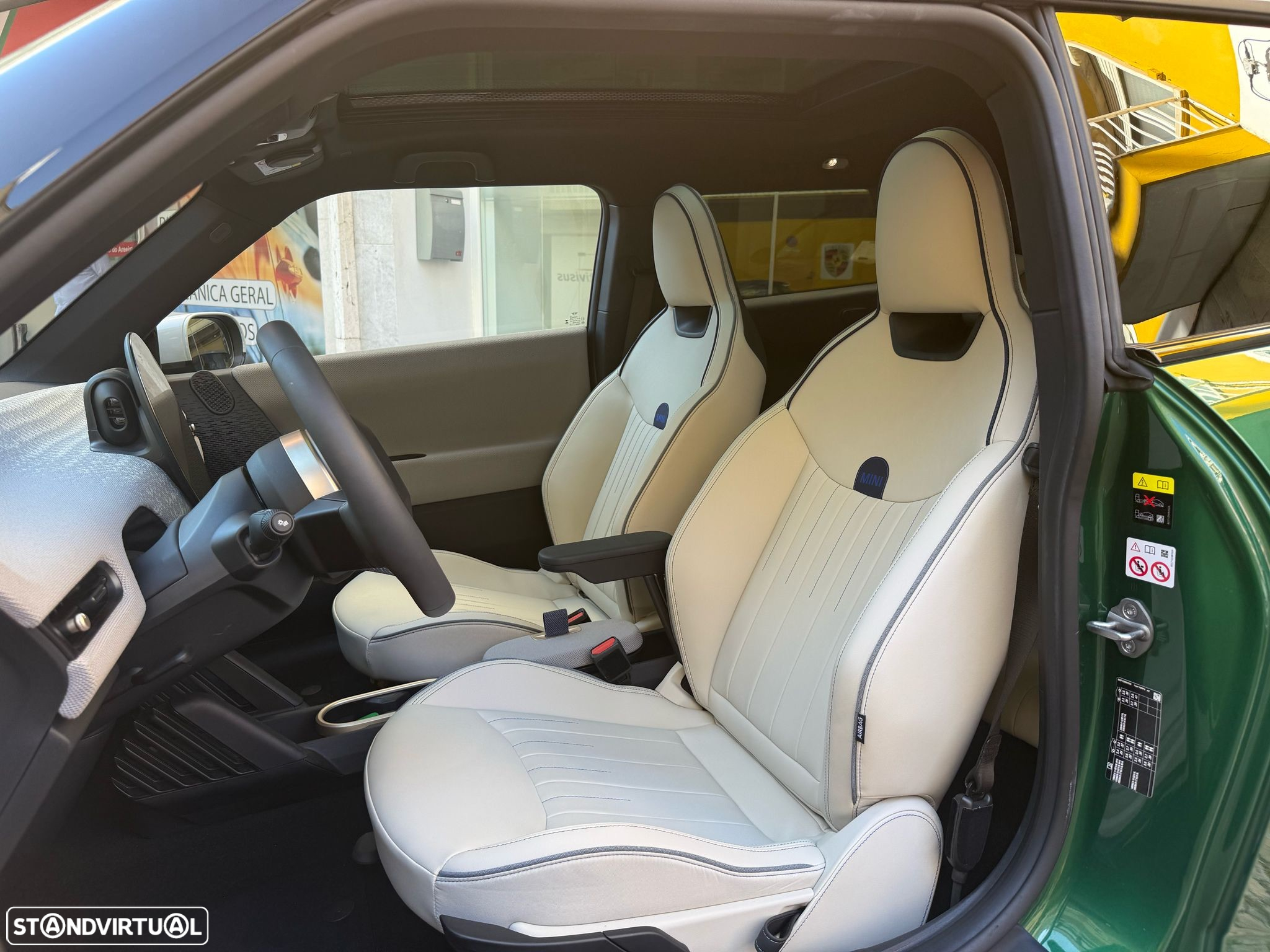 MINI 3 Portas Cooper E Favoured M - 3