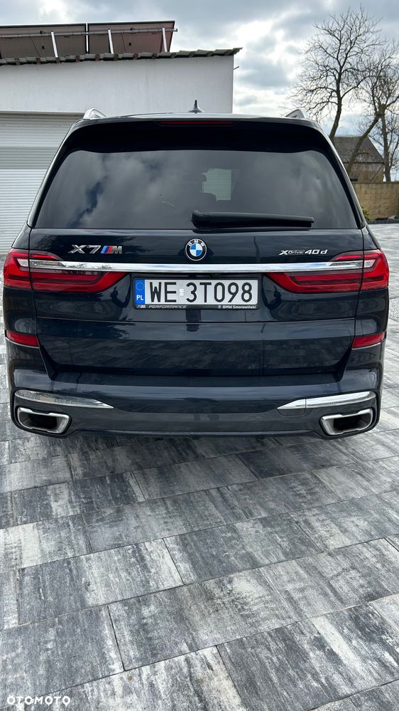 BMW X7 - 7