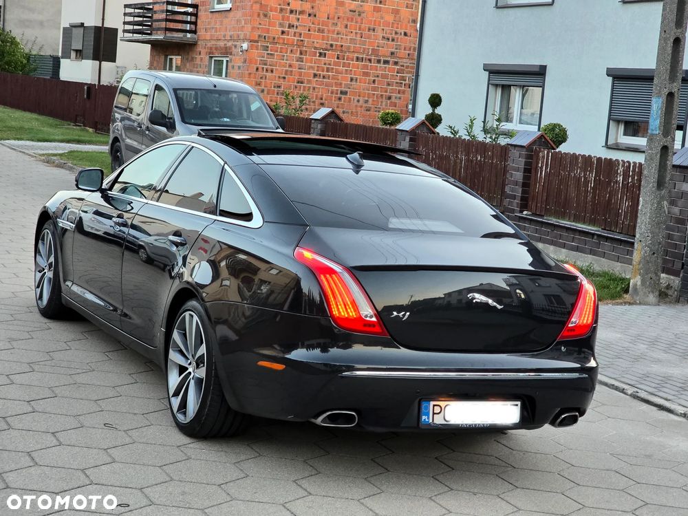 Jaguar XJ 3.0 D V6 Premium Luxury - 4