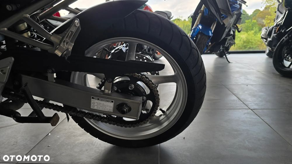 Yamaha FZ6 - 18