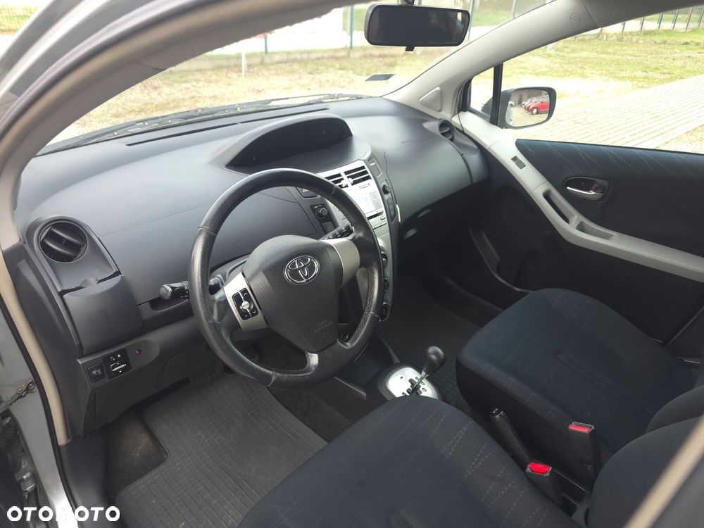 Toyota Yaris 1.3 Sol MM - 21