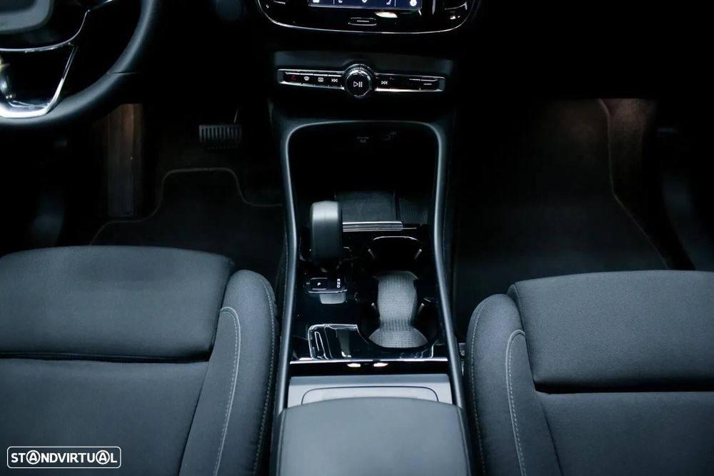 Volvo XC 40 Recharge 69 kWh Single Motor Core - 32