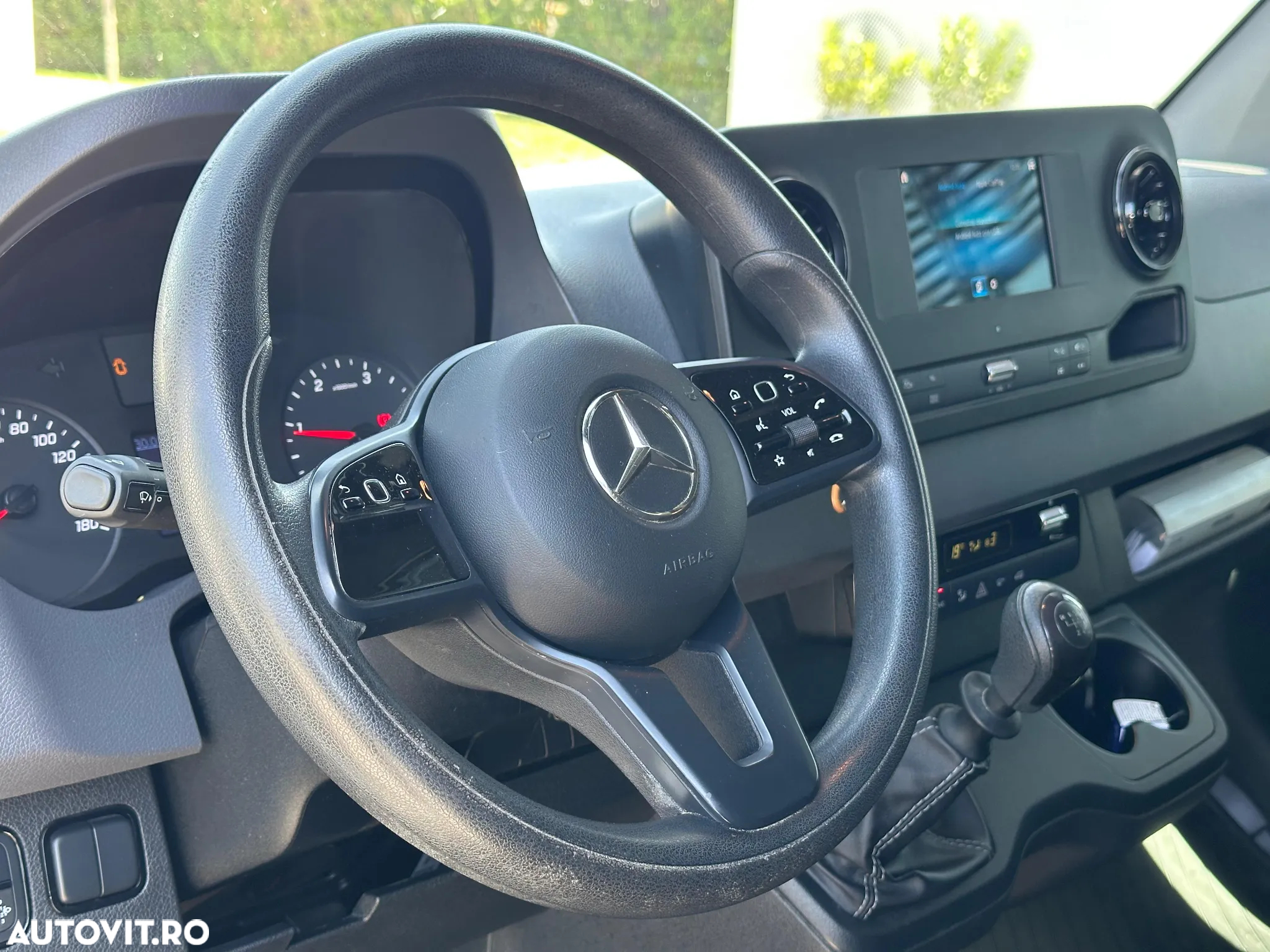 Mercedes-Benz Sprinter - 13