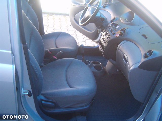 Toyota Yaris - 21