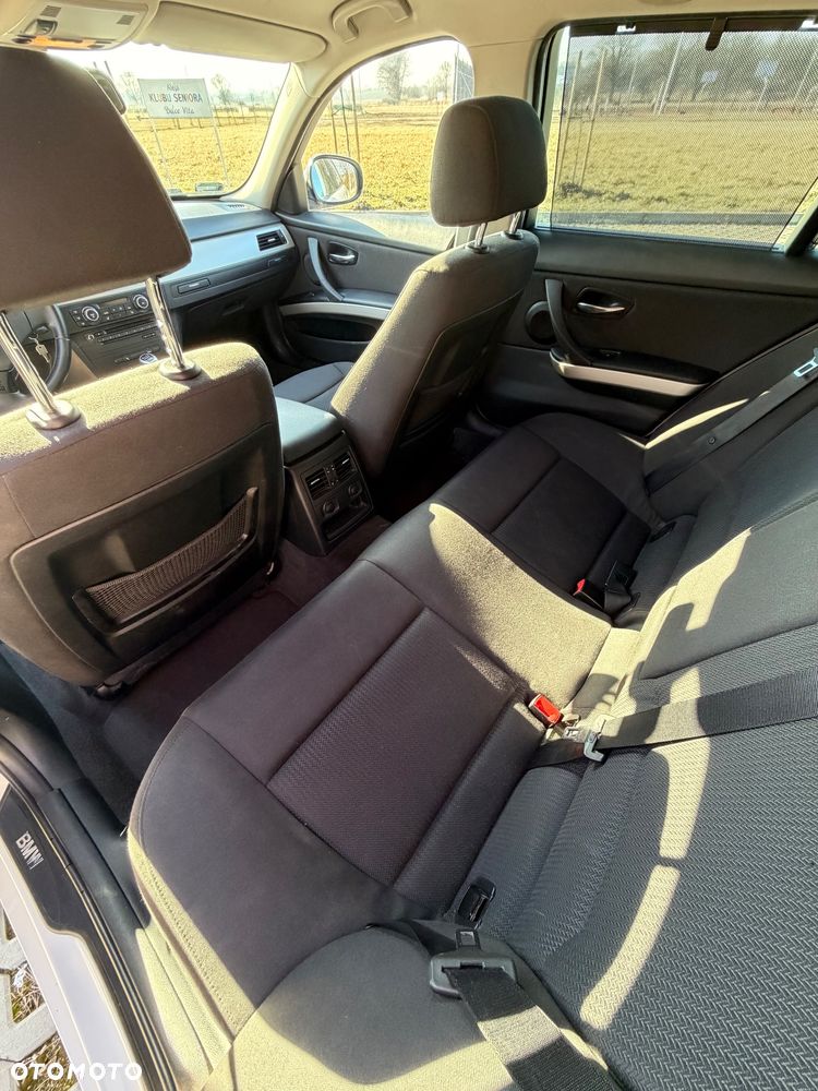 BMW Seria 3 320d - 23