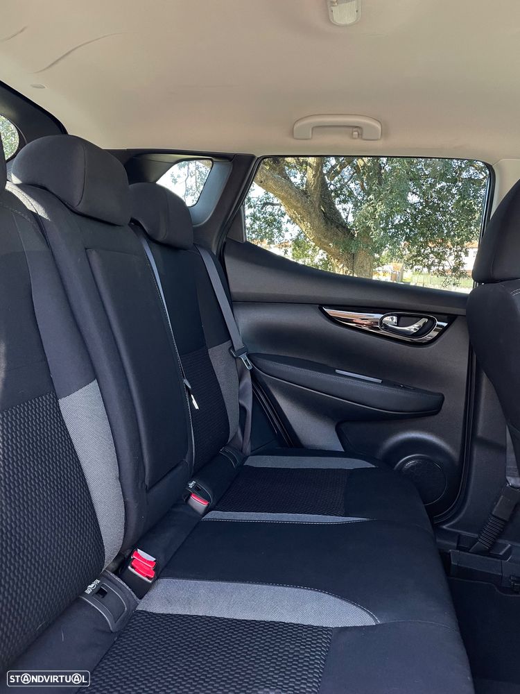 Nissan Qashqai 1.3 DIG-T AKARI - 10